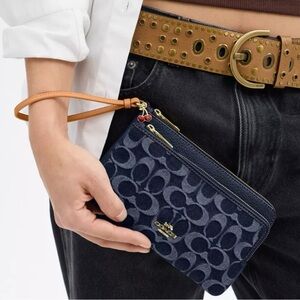 Coach Double Zip Wallet In Signature Canvas NWT